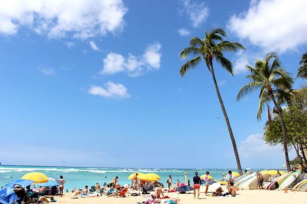 シェラトン・プリンセス・カイウラニのビッグカフナビーチサービスを受けることができるワイキキビーチの写真