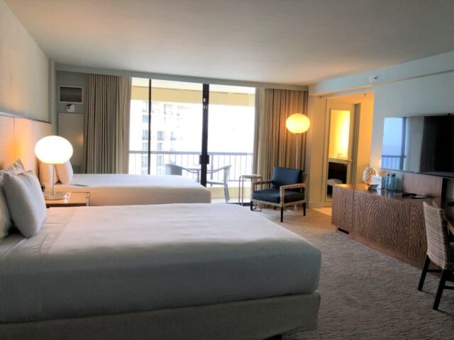 ハイアットリージェンシーワイキキの2クイーンサイズベッド シティービューの部屋の写真